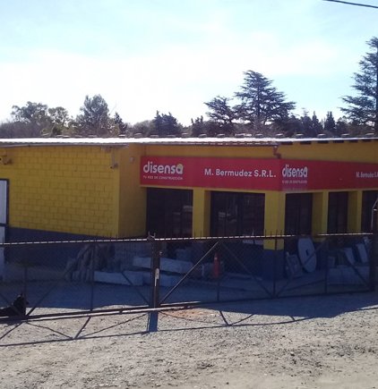 Corralón en Valle Hermoso