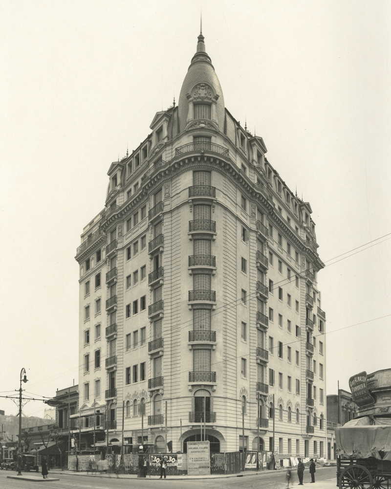 Edificio Av. Córdoba y Larrea 1928
